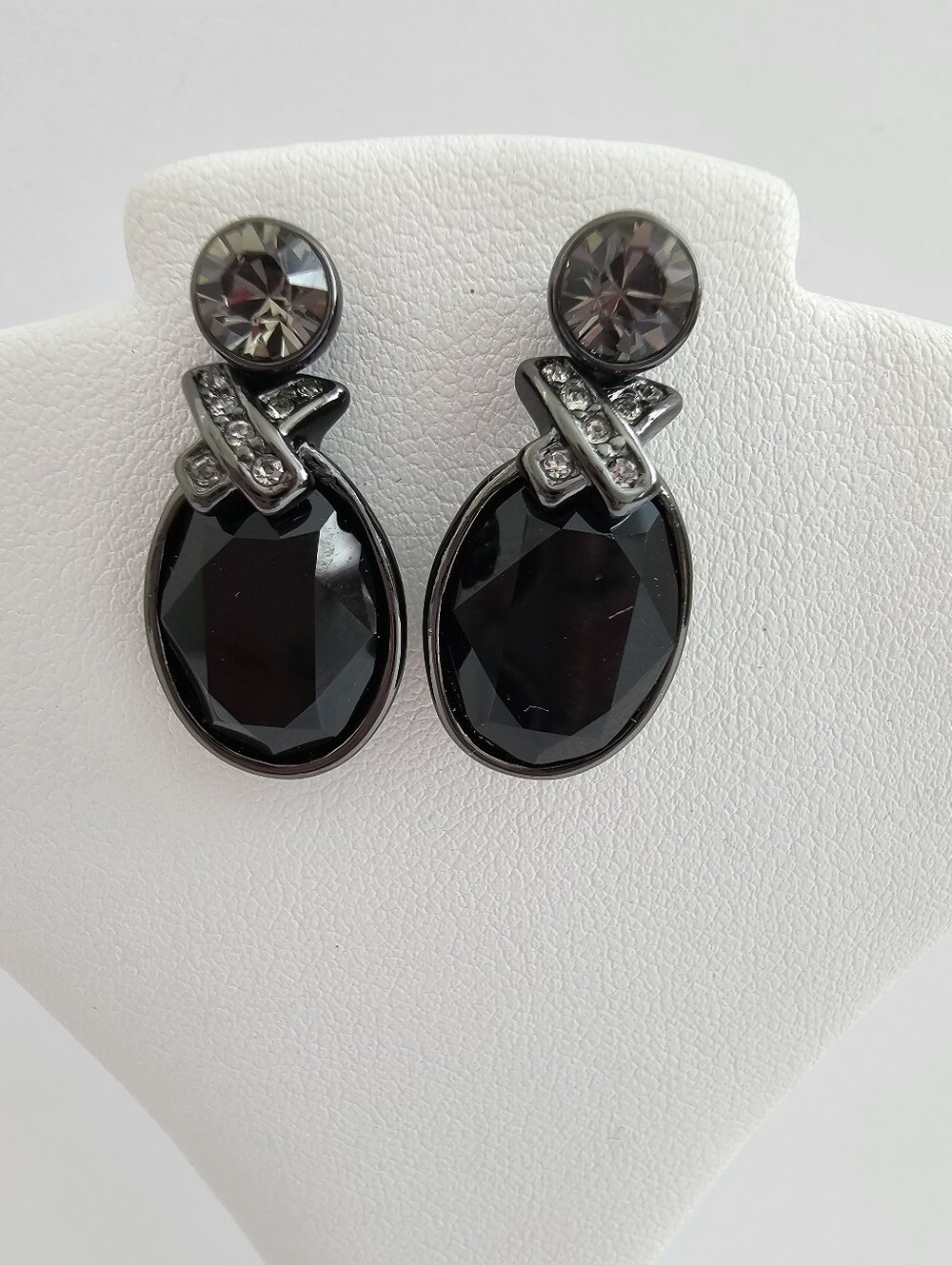 Givenchy Vintage Gunmetal Black Faceted Oval Drop Earrings Rhinestone Accent 4G